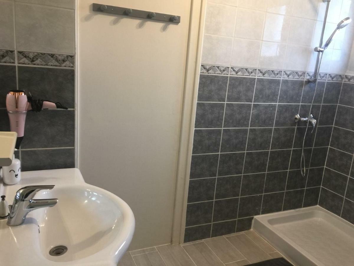 Ferienhaus Sejour 2 Maisons, Les Tulipes Ou Les Bambous Montalieu-Vercieu